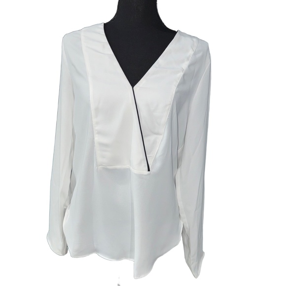 MNG by Mango NWT Women’s Asymmetrical V-neck Blouse in White-Size 8 (Medium) - Picture 2 of 10